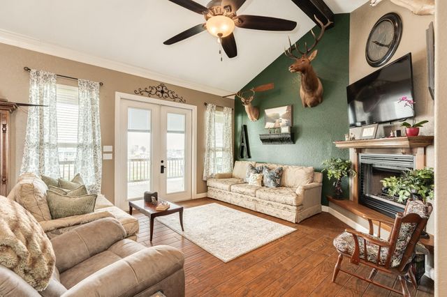 220 Kings Drive, Freeport, TX 77541