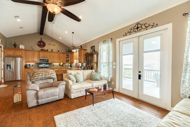 220 Kings Drive, Freeport, TX 77541