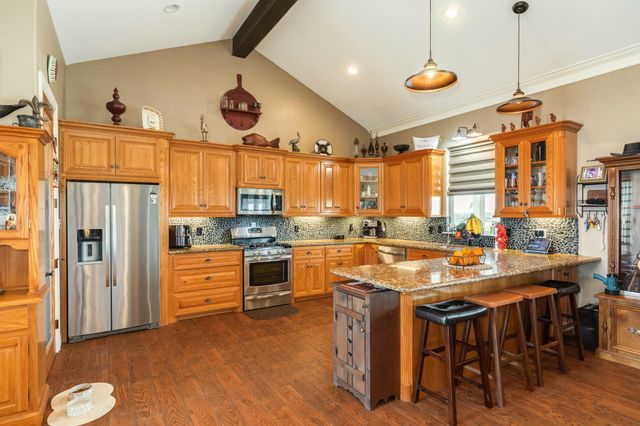 220 Kings Drive, Freeport, TX 77541