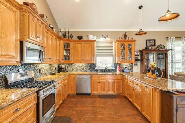 220 Kings Drive, Freeport, TX 77541