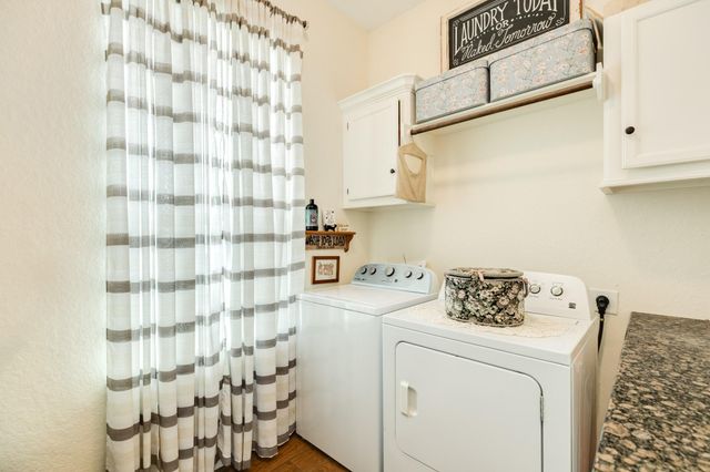 220 Kings Drive, Freeport, TX 77541