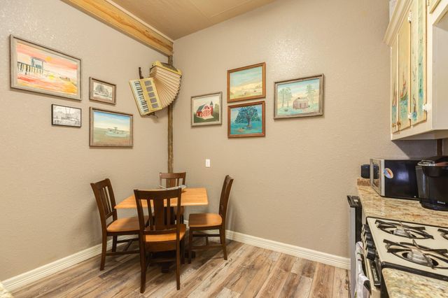 220 Kings Drive, Freeport, TX 77541