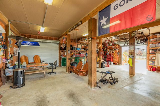 220 Kings Drive, Freeport, TX 77541