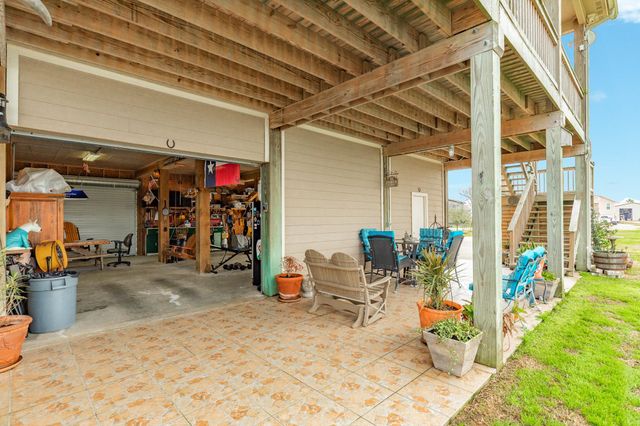 220 Kings Drive, Freeport, TX 77541