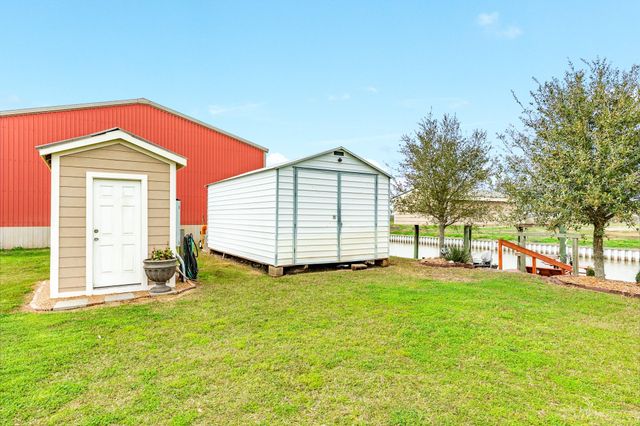 220 Kings Drive, Freeport, TX 77541