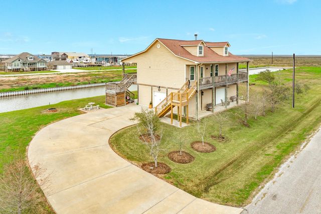 220 Kings Drive, Freeport, TX 77541