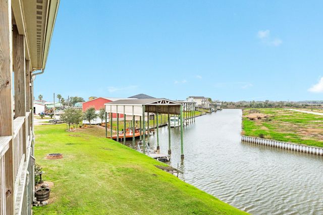 220 Kings Drive, Freeport, TX 77541