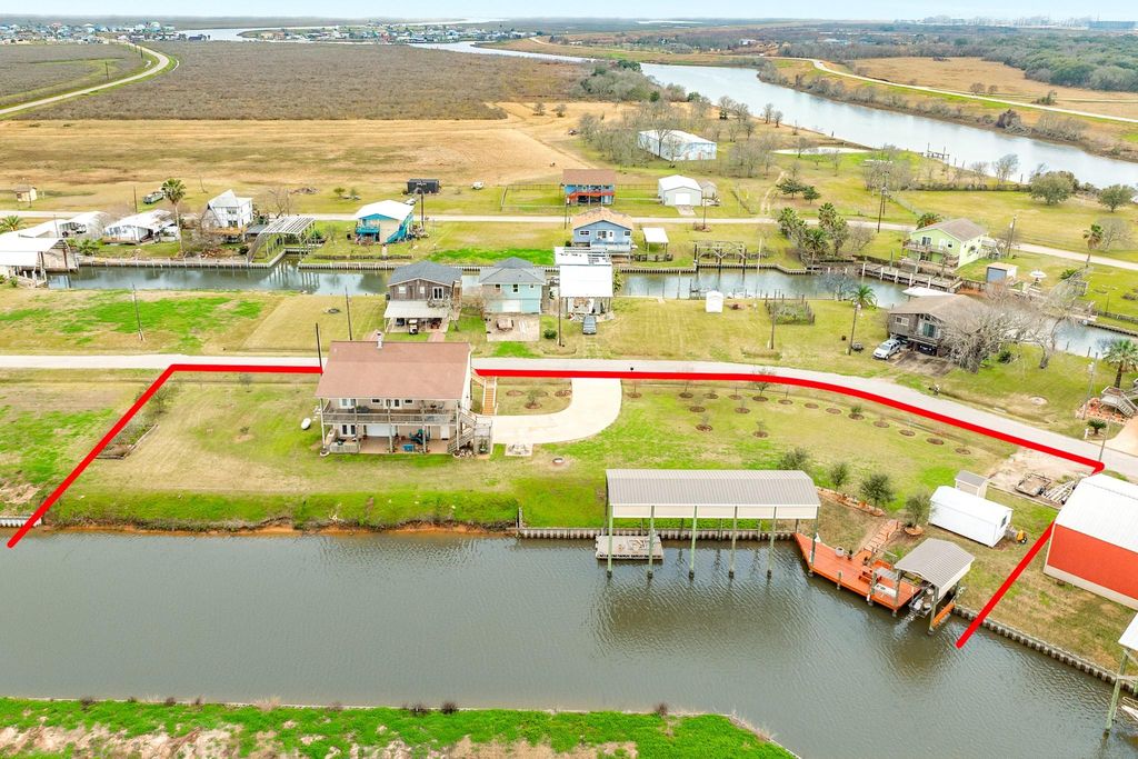 220 Kings Drive, Freeport, TX 77541