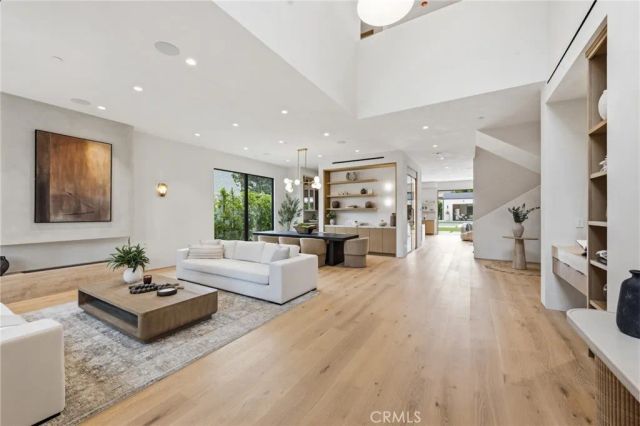 4447 Matilija, Sherman Oaks, CA 91423