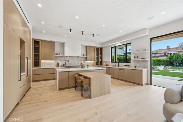 4447 Matilija, Sherman Oaks, CA 91423