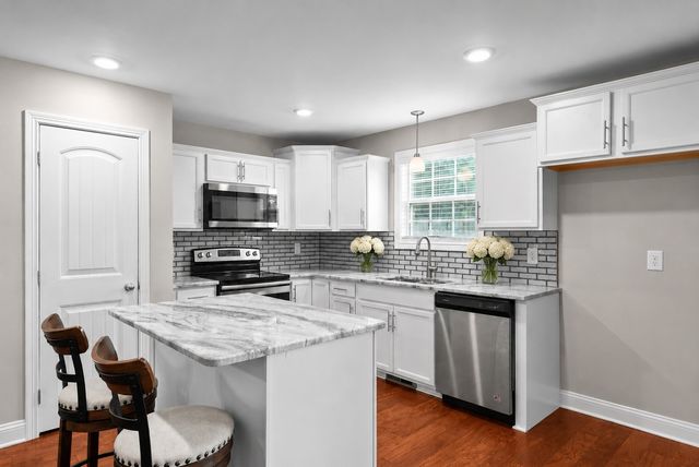 2362 Danbury Dr, Clarksville, TN 37042