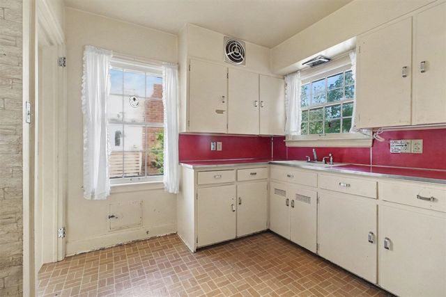 401 W Keech Avenue, Ann Arbor, MI 48103
