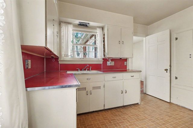 401 W Keech Avenue, Ann Arbor, MI 48103
