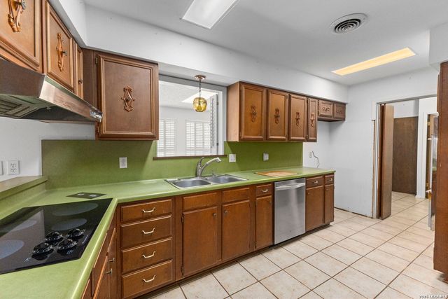 11630 Sandman, San Antonio, TX 78216