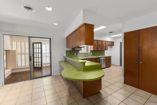 11630 Sandman, San Antonio, TX 78216