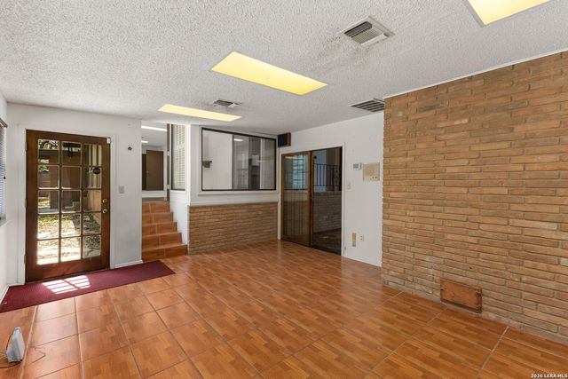 11630 Sandman, San Antonio, TX 78216