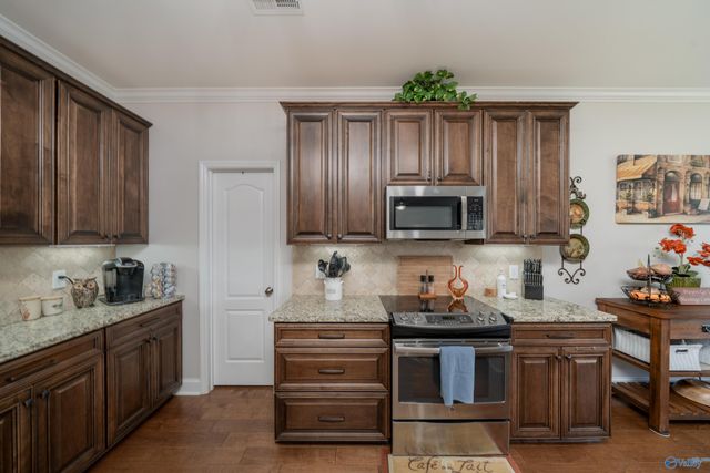 4515 Blairmont Drive SE, Owens Cross Roads, AL 35763