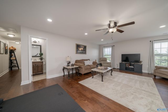 4515 Blairmont Drive SE, Owens Cross Roads, AL 35763