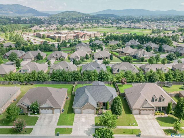 4515 Blairmont Drive SE, Owens Cross Roads, AL 35763