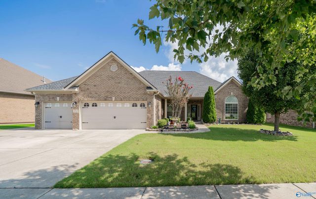4515 Blairmont Drive SE, Owens Cross Roads, AL 35763