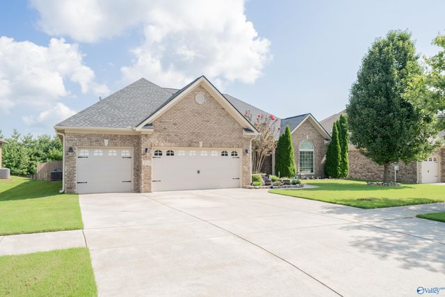 4515 Blairmont Drive SE, Owens Cross Roads, AL 35763