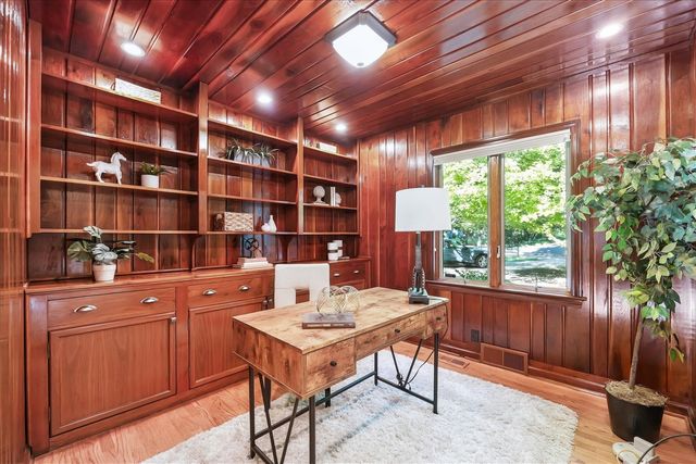 521 Rock Creek Drive, Ann Arbor, MI 48104