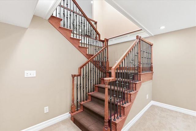 521 Rock Creek Drive, Ann Arbor, MI 48104