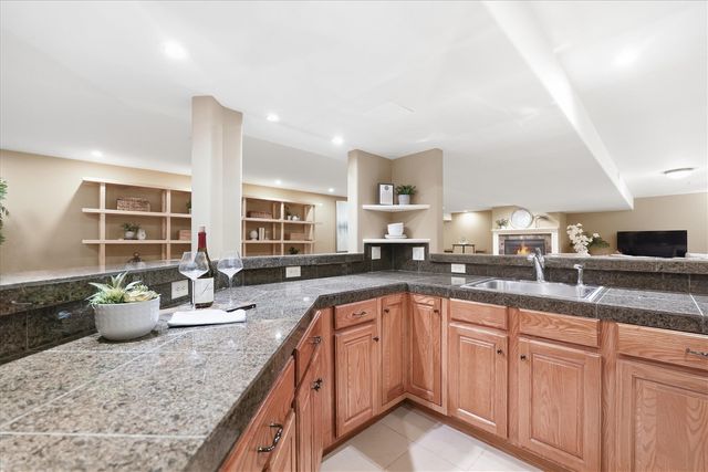 521 Rock Creek Drive, Ann Arbor, MI 48104