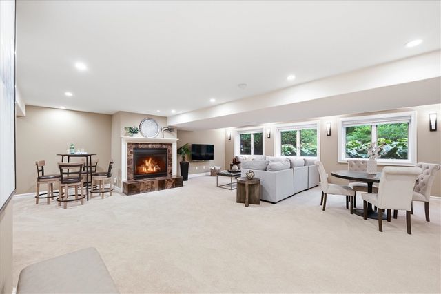 521 Rock Creek Drive, Ann Arbor, MI 48104