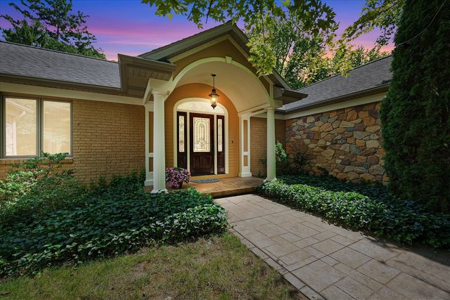 521 Rock Creek Drive, Ann Arbor, MI 48104