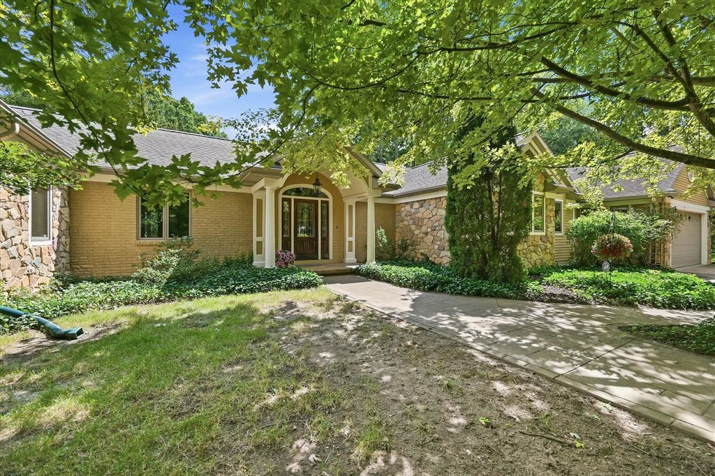 521 Rock Creek Drive, Ann Arbor, MI 48104