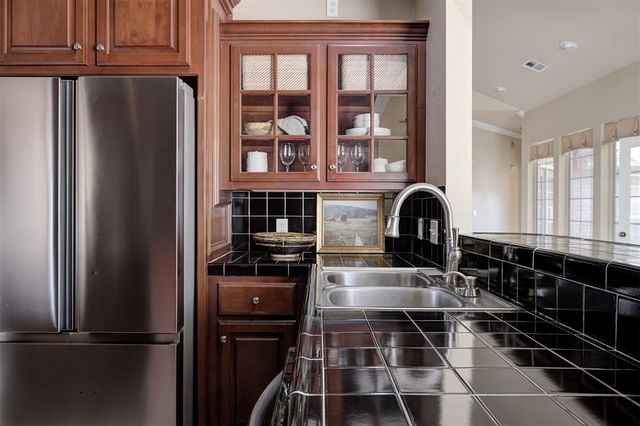 11100 N Ashford Drive, Yukon, OK 73099