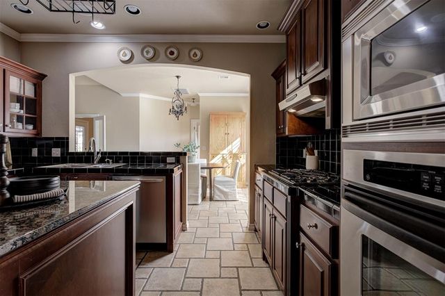 11100 N Ashford Drive, Yukon, OK 73099