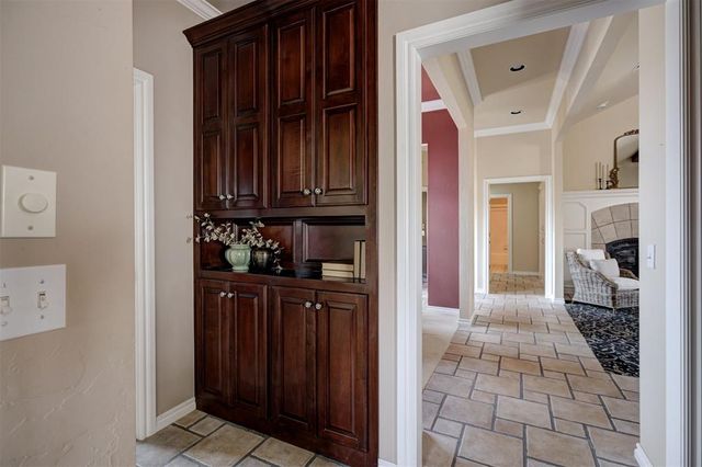 11100 N Ashford Drive, Yukon, OK 73099