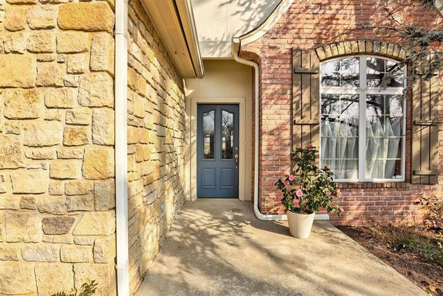 11100 N Ashford Drive, Yukon, OK 73099