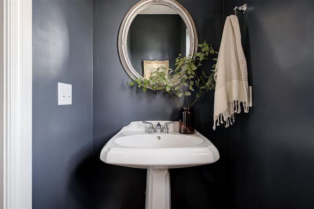 11100 N Ashford Drive, Yukon, OK 73099