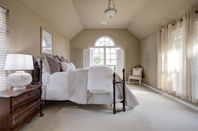 11100 N Ashford Drive, Yukon, OK 73099