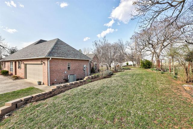 11100 N Ashford Drive, Yukon, OK 73099