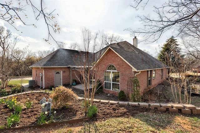 11100 N Ashford Drive, Yukon, OK 73099