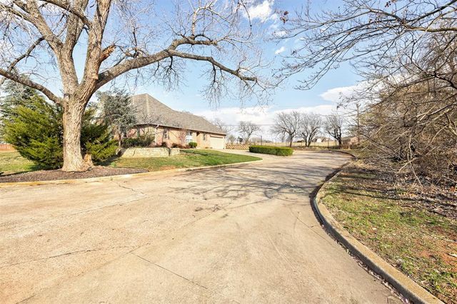 11100 N Ashford Drive, Yukon, OK 73099