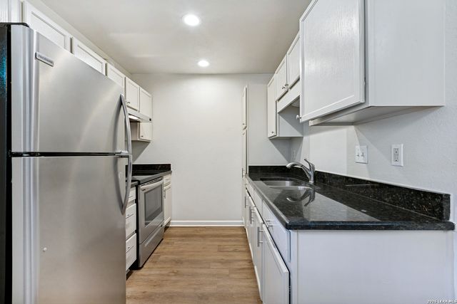 215 Eleanor Ave, San Antonio, TX 78209