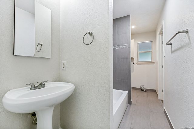 215 Eleanor Ave, San Antonio, TX 78209