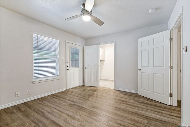 215 Eleanor Ave, San Antonio, TX 78209
