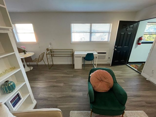 5102 Academy Street 15, Houston, TX 77005