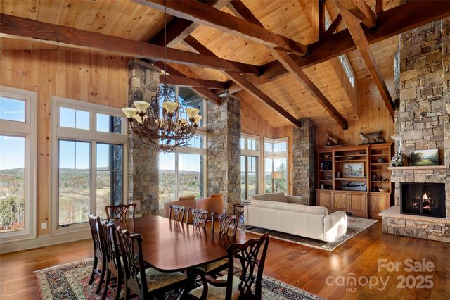 1547 Walnut Cove Road, Hendersonville, NC 28739