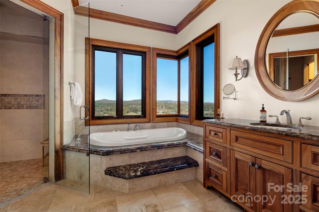 1547 Walnut Cove Road, Hendersonville, NC 28739