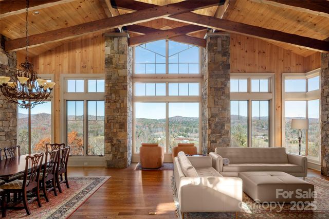 1547 Walnut Cove Road, Hendersonville, NC 28739