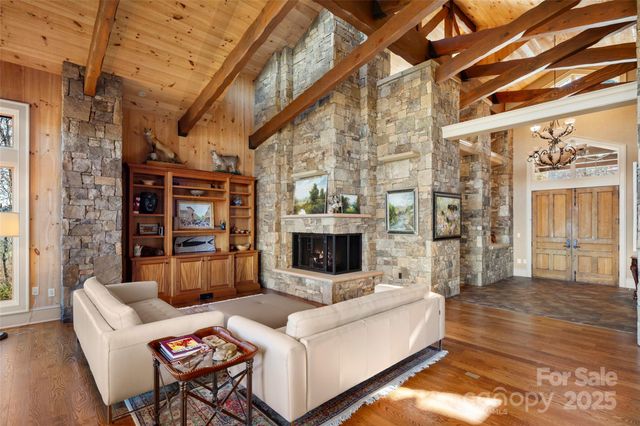 1547 Walnut Cove Road, Hendersonville, NC 28739