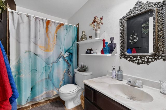 1671 Domain Loop SE, Rio Rancho, NM 87124