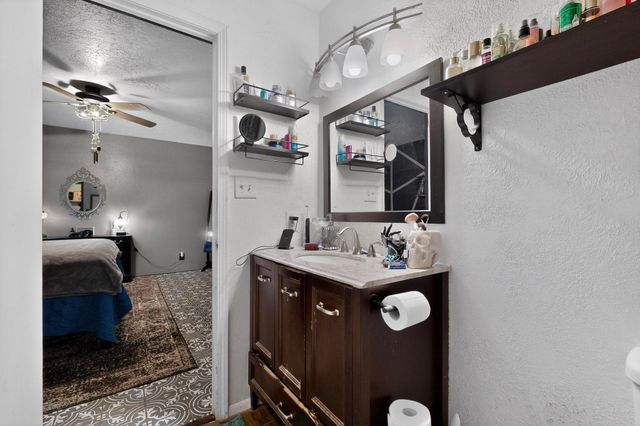 1671 Domain Loop SE, Rio Rancho, NM 87124